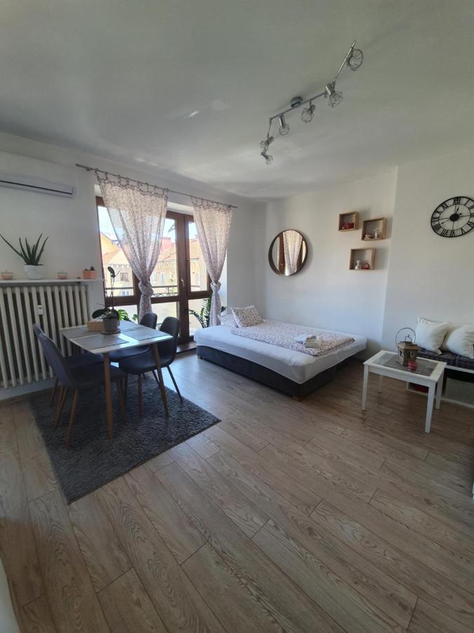 Emily Apartment โกชิเซ ภายนอก รูปภาพ