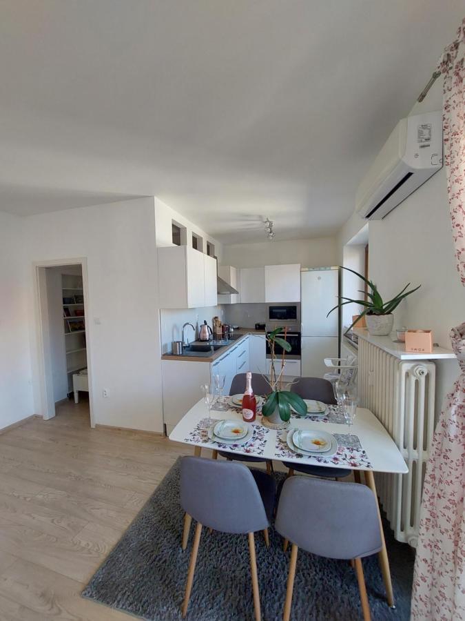 Emily Apartment โกชิเซ ภายนอก รูปภาพ