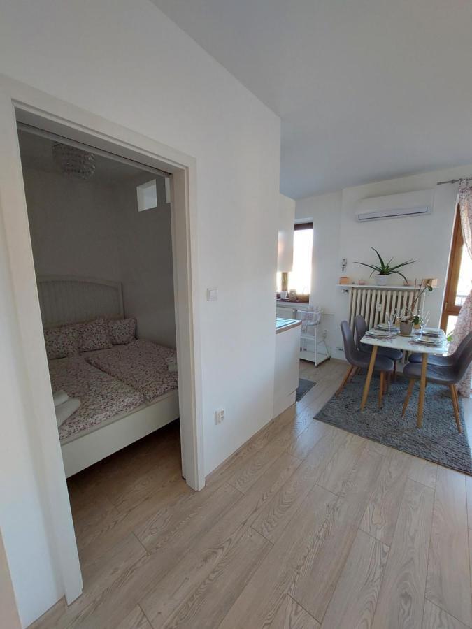 Emily Apartment โกชิเซ ภายนอก รูปภาพ