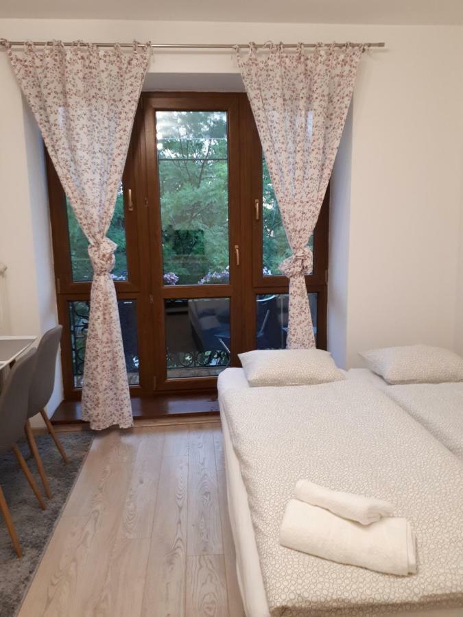 Emily Apartment โกชิเซ ภายนอก รูปภาพ