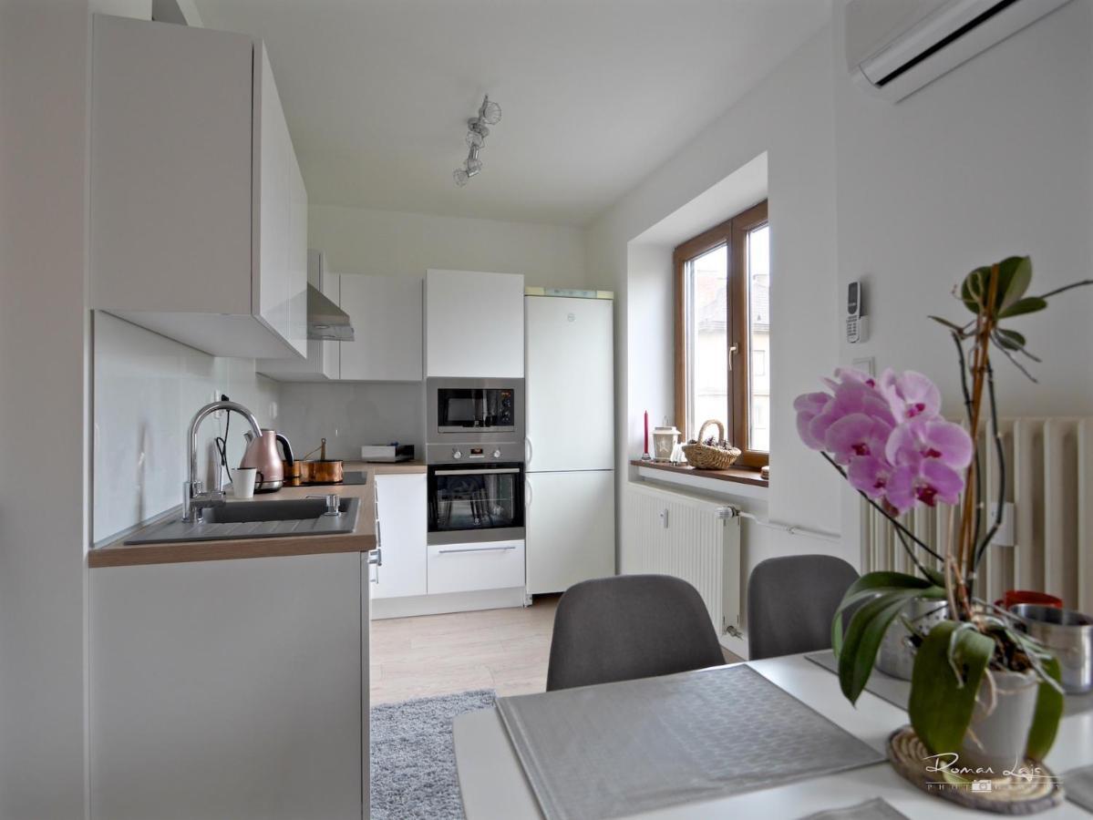 Emily Apartment โกชิเซ ภายนอก รูปภาพ